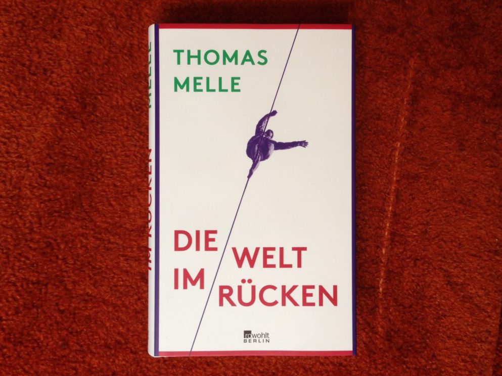 Du betrachtest gerade „Die Welt im Rücken“ im Akademietheater