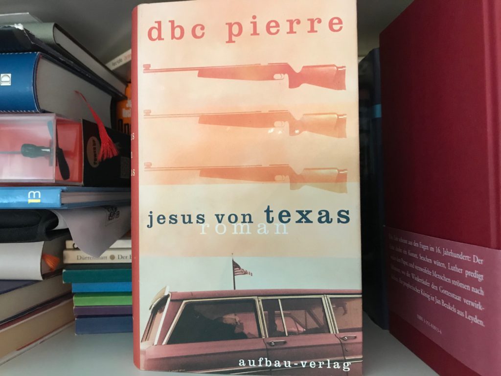 Du betrachtest gerade Im C…-Hausarrest: Wollten wir schon seit langem lesen, Teil 1 – „Jesus von Texas“