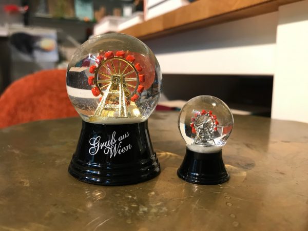 Schneekugel „Riesenrad Gruß aus Wien“ midi
