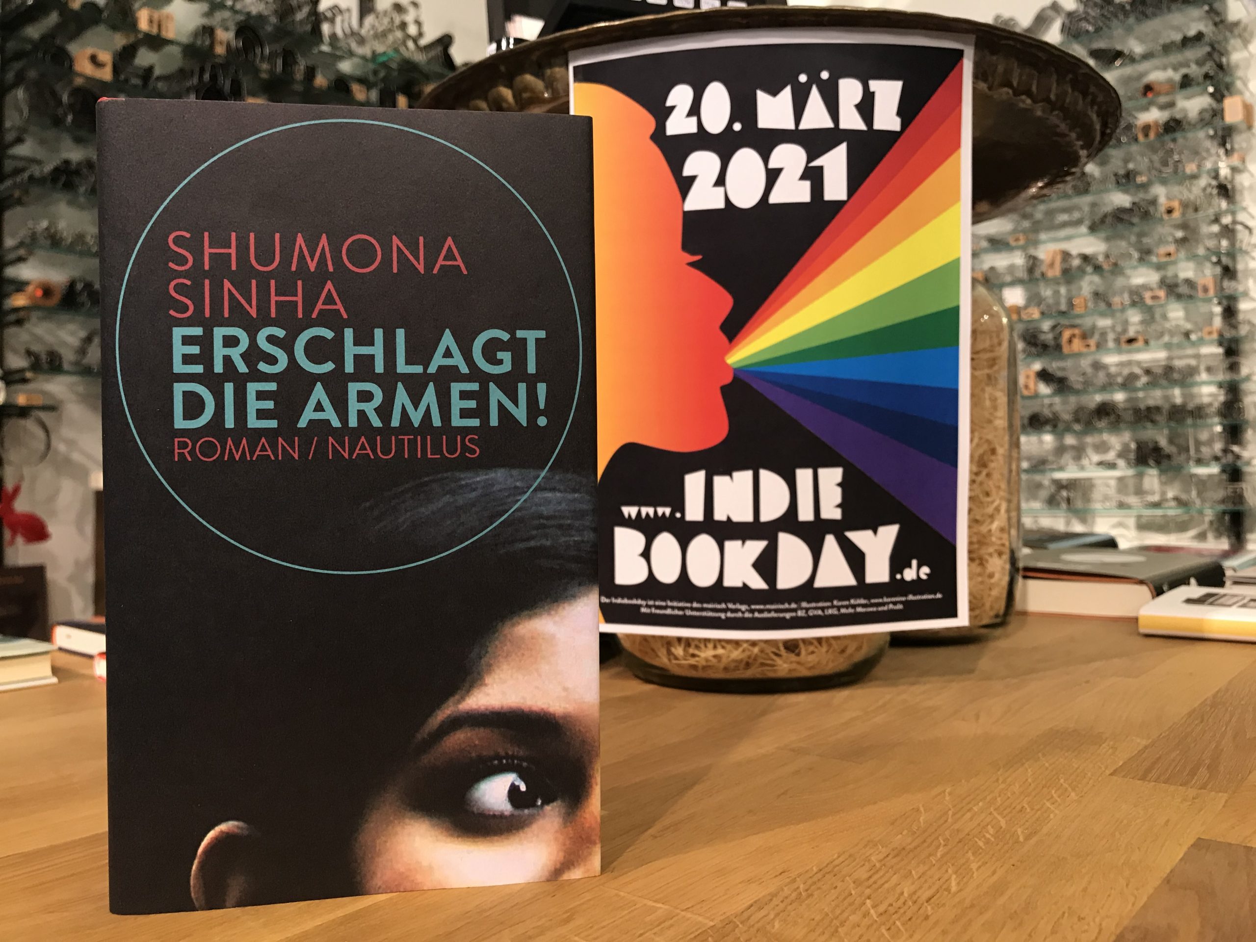 5324-buecher-erschlagt-die-armen-von-shumona-sinha