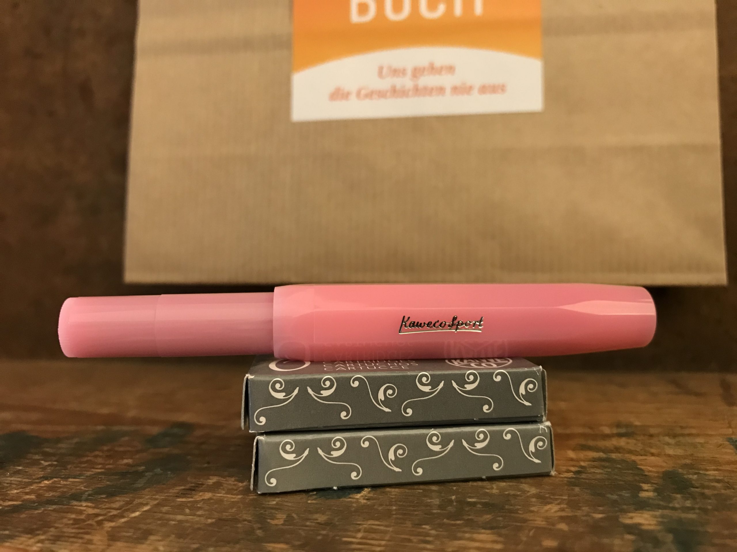5475-schreibwaren-fuellhalter-kaweco-frosted-sport-blush-pitaya-geschlossen
