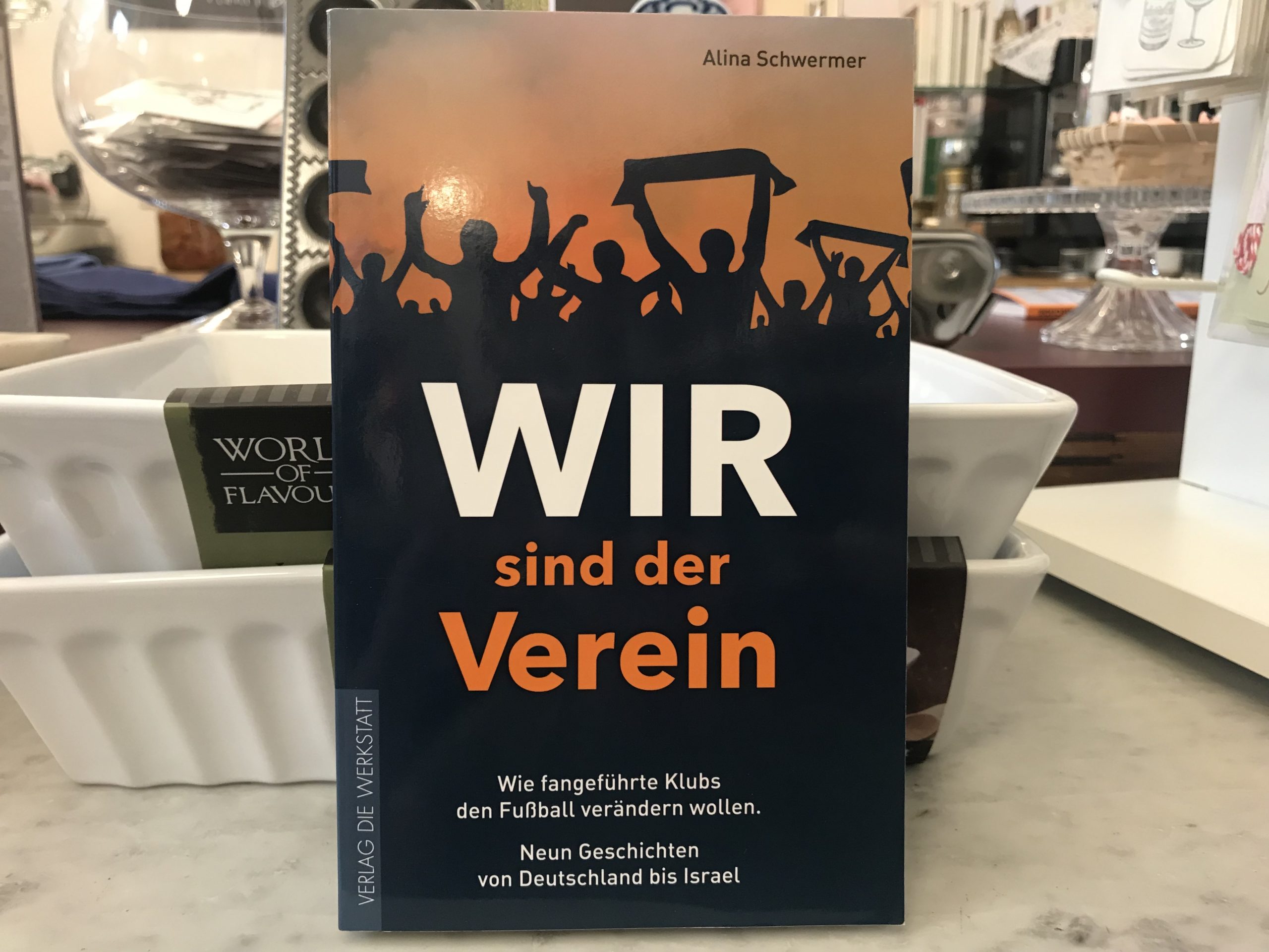5689-buecher-wir-sind-der-verein-von-alina-schwermer