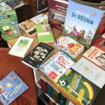 Fußball-EM mit bester Fußball-Literatur und einer kulinarischen Reise durch die Austragungsländer