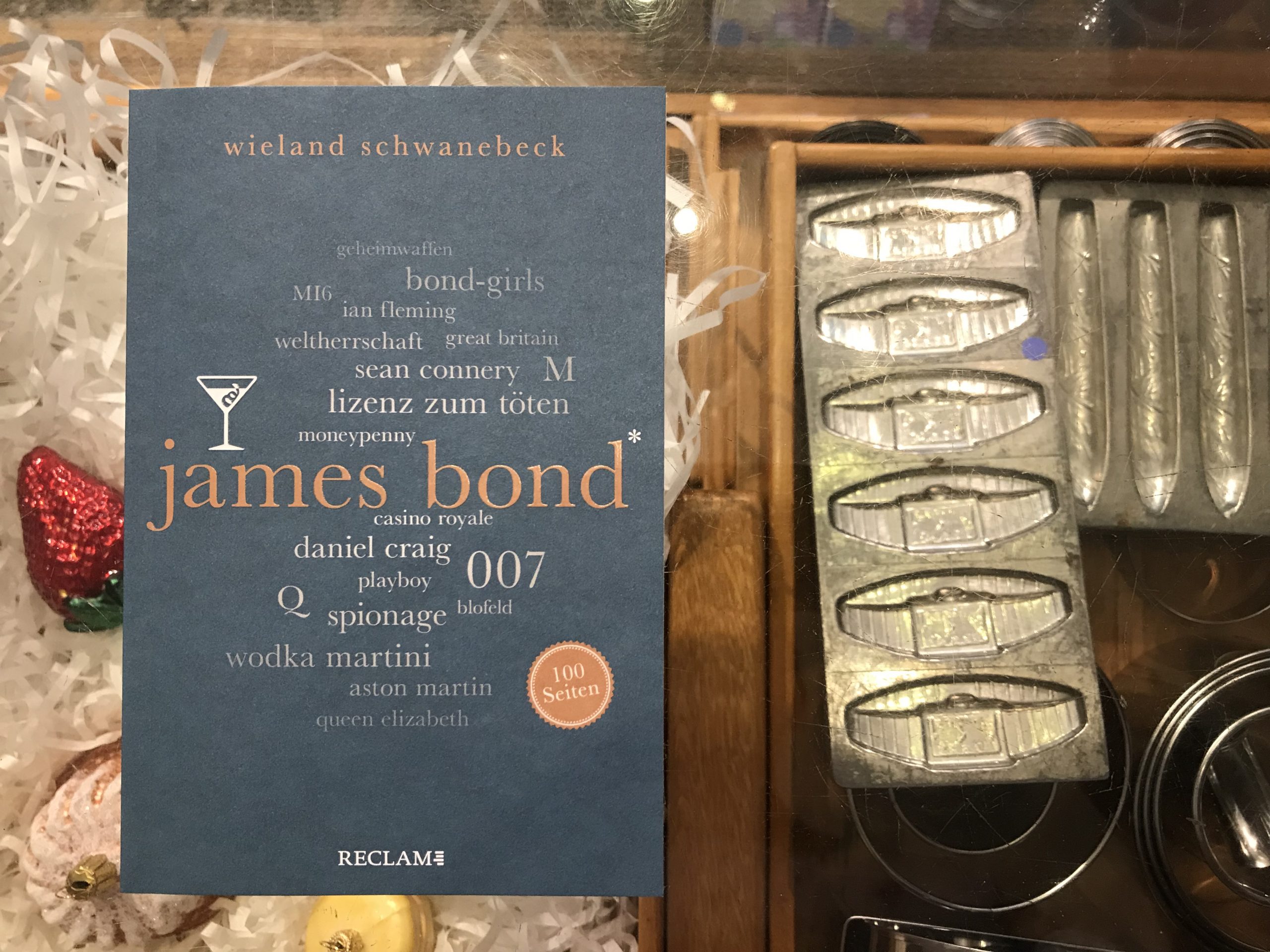 6018-buecher-james-bond-100-seiten-von-wieland-schwanebeck