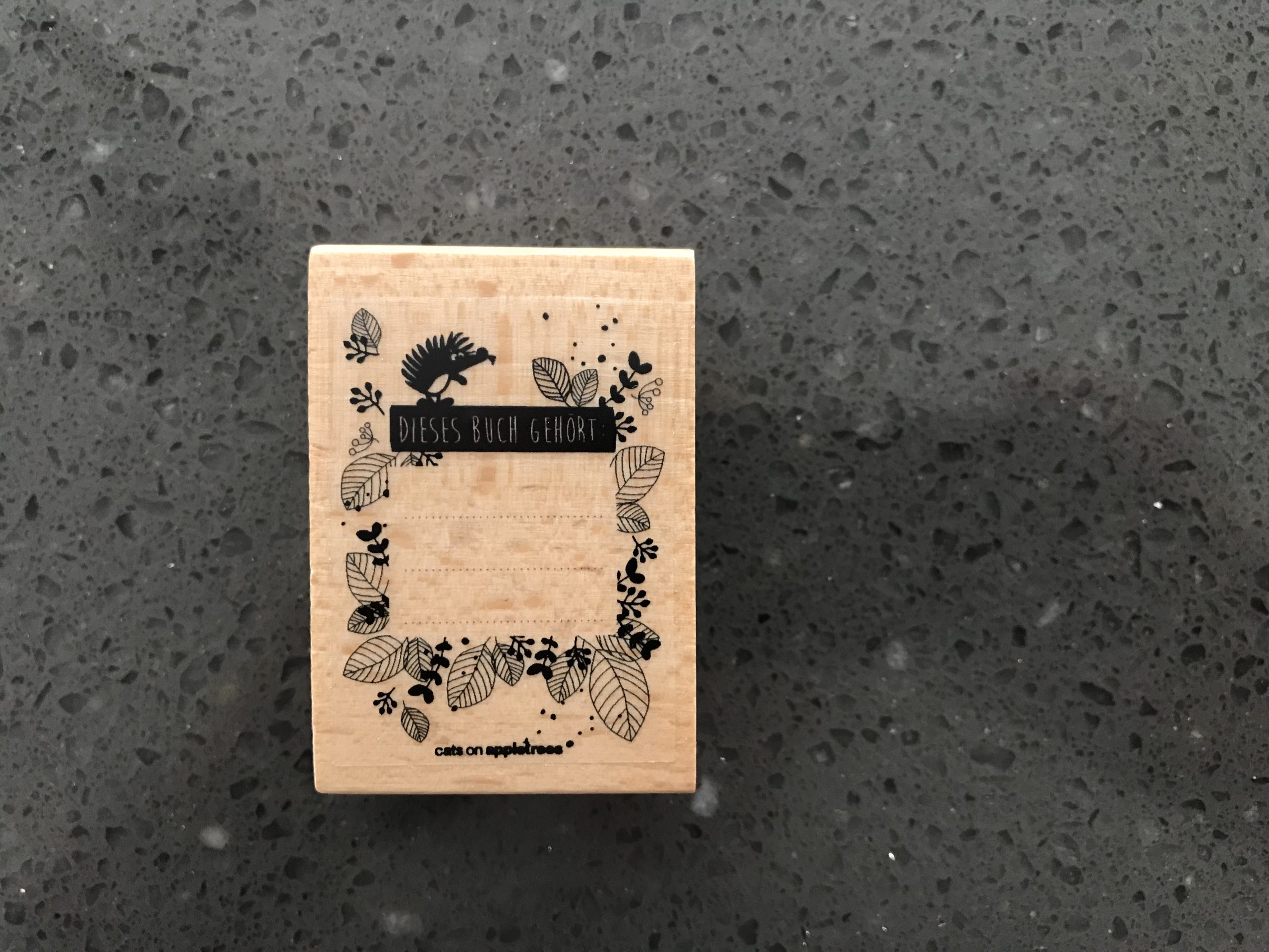 6229-stempel-cats-on-appletrees-exlibris-igel-mit-blaettern