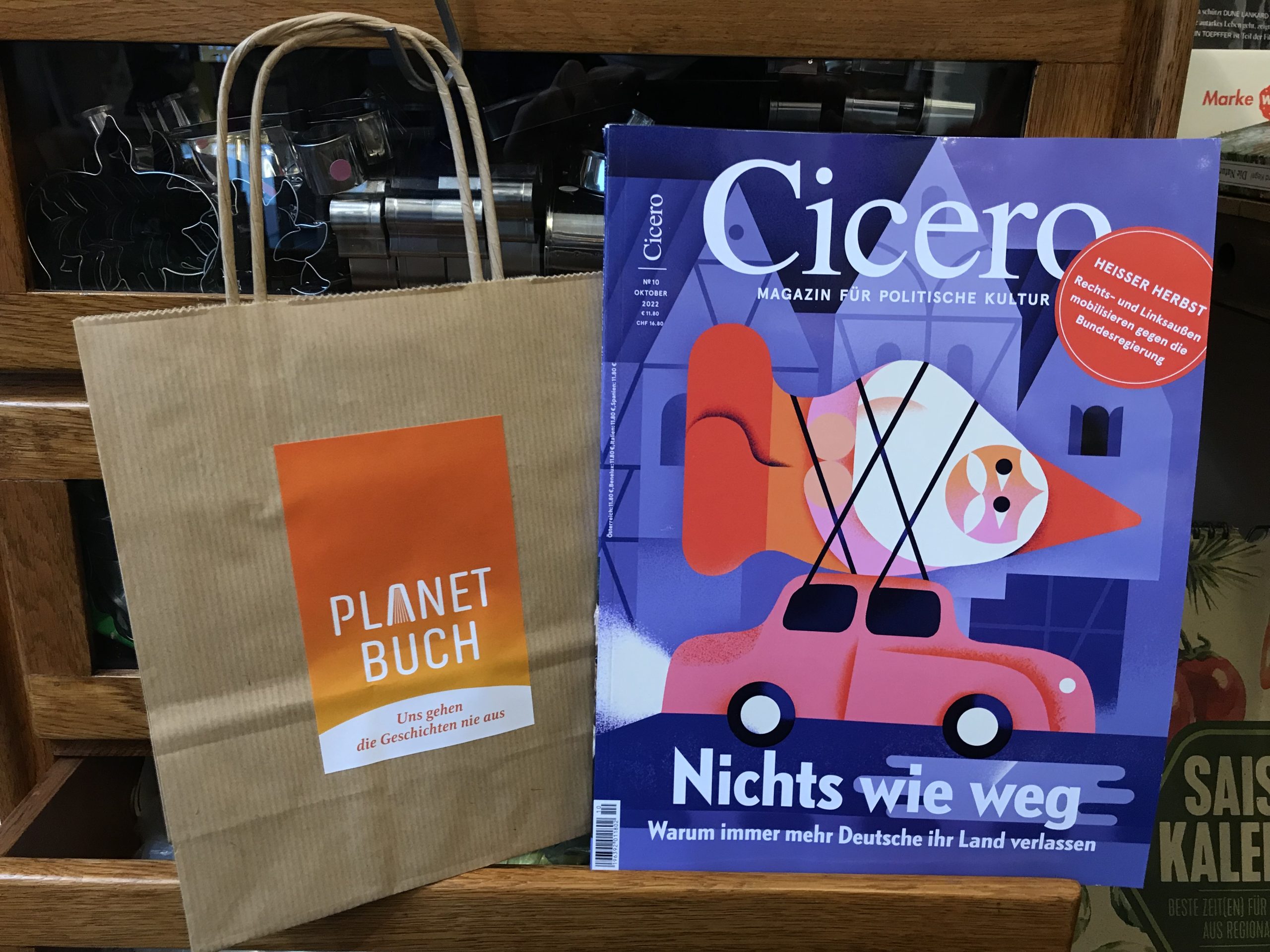 7305-zeitschriften-cicero-10-2022-nichts-wie-weg