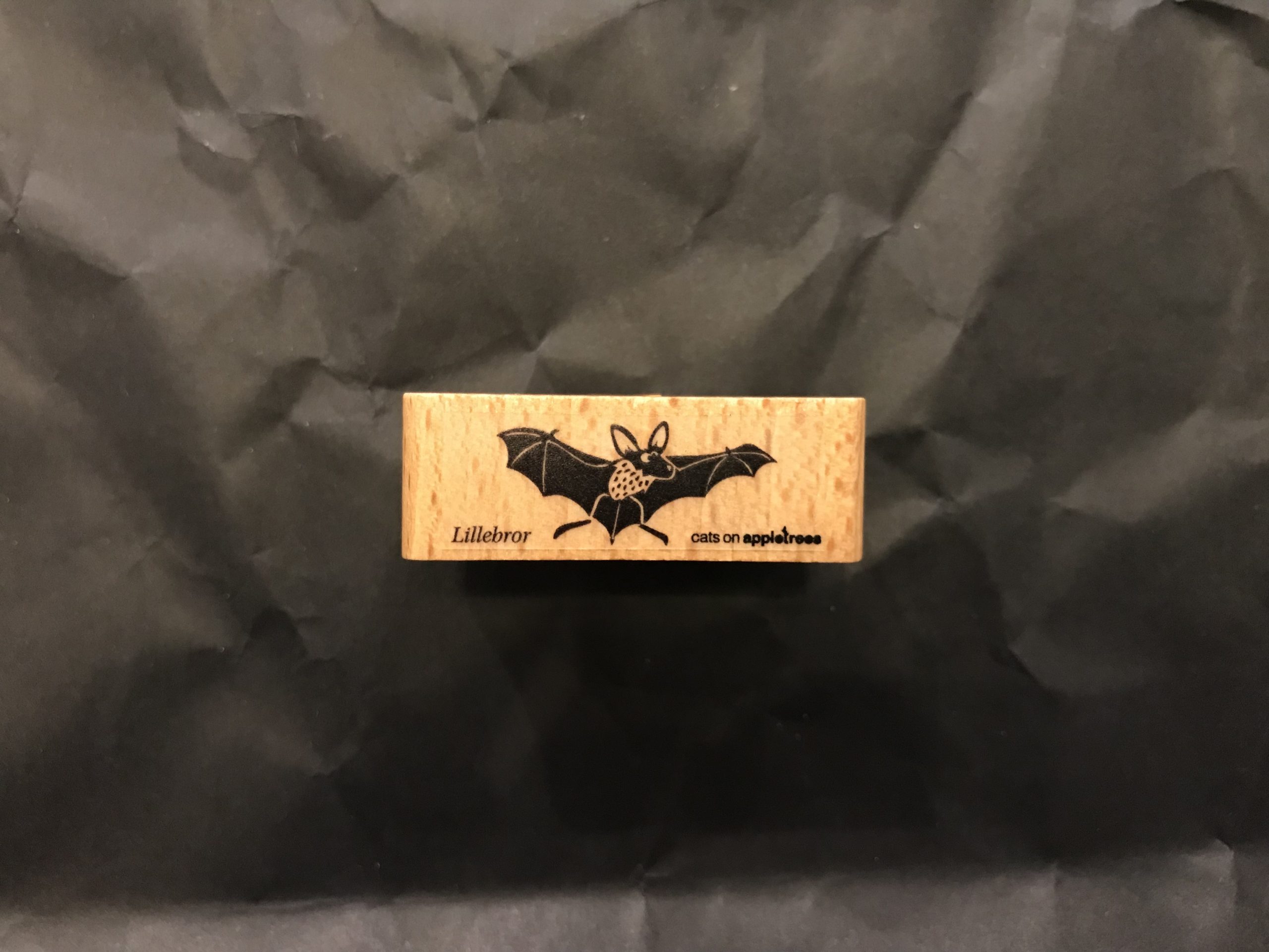 7408-stempel-motivstempel-cats-on-appletrees-fledermaus-lillebror