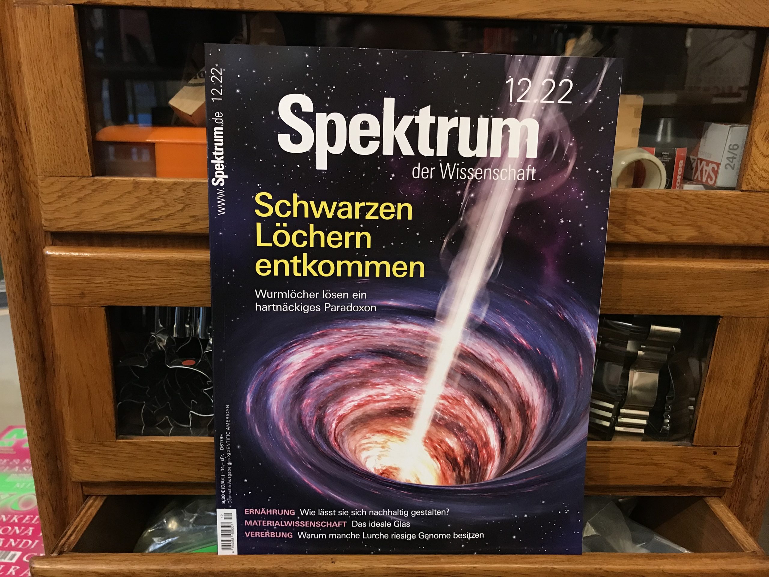 7486-zeitschriften-spektrum-der-wissenschaft-12-2022-schwarzen-loechern-entkommen