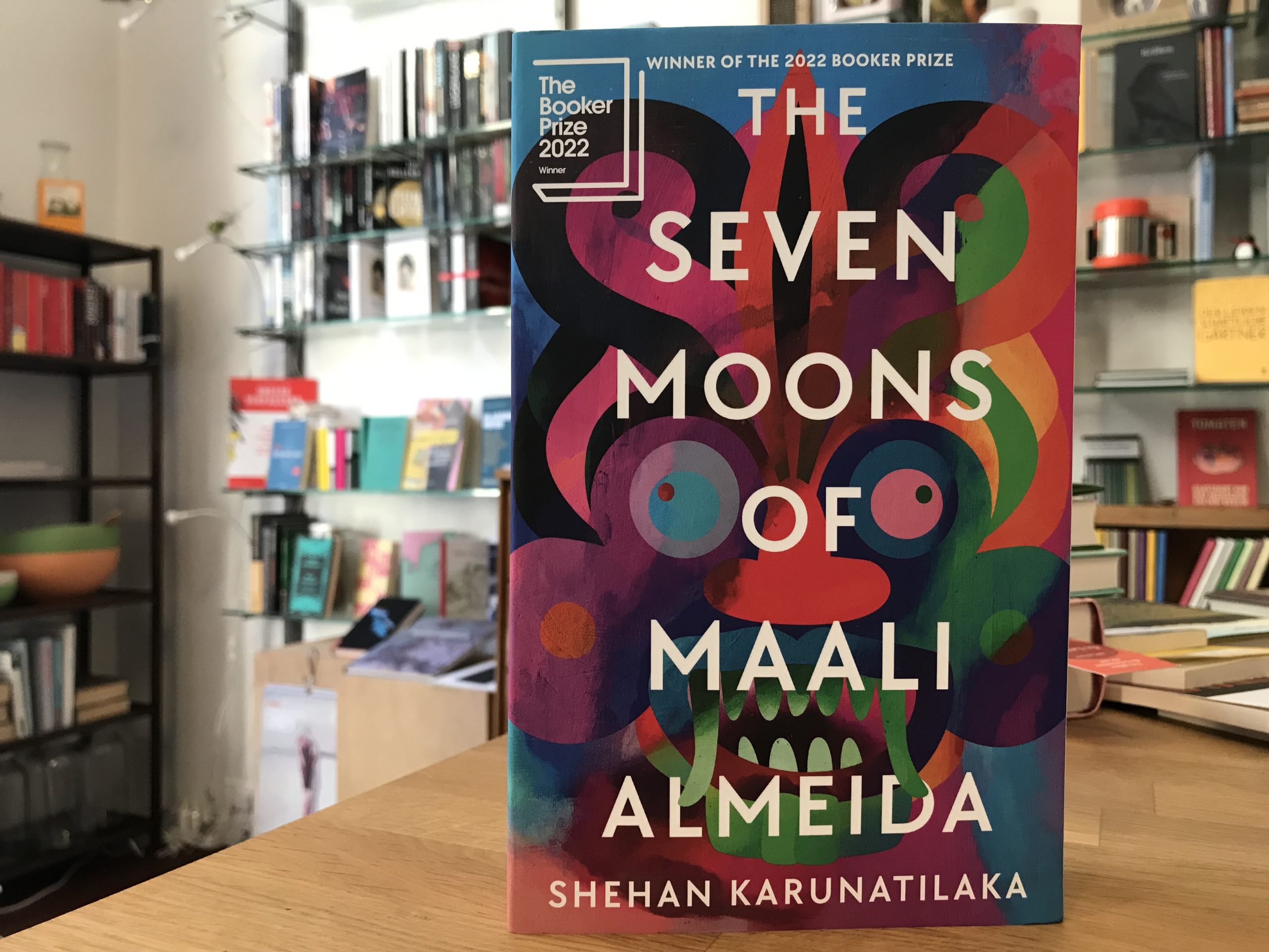 7648-buecher-the-seven-moons-of-maali-almeida-von-shehan-karunatilaka-englische-ausgabe