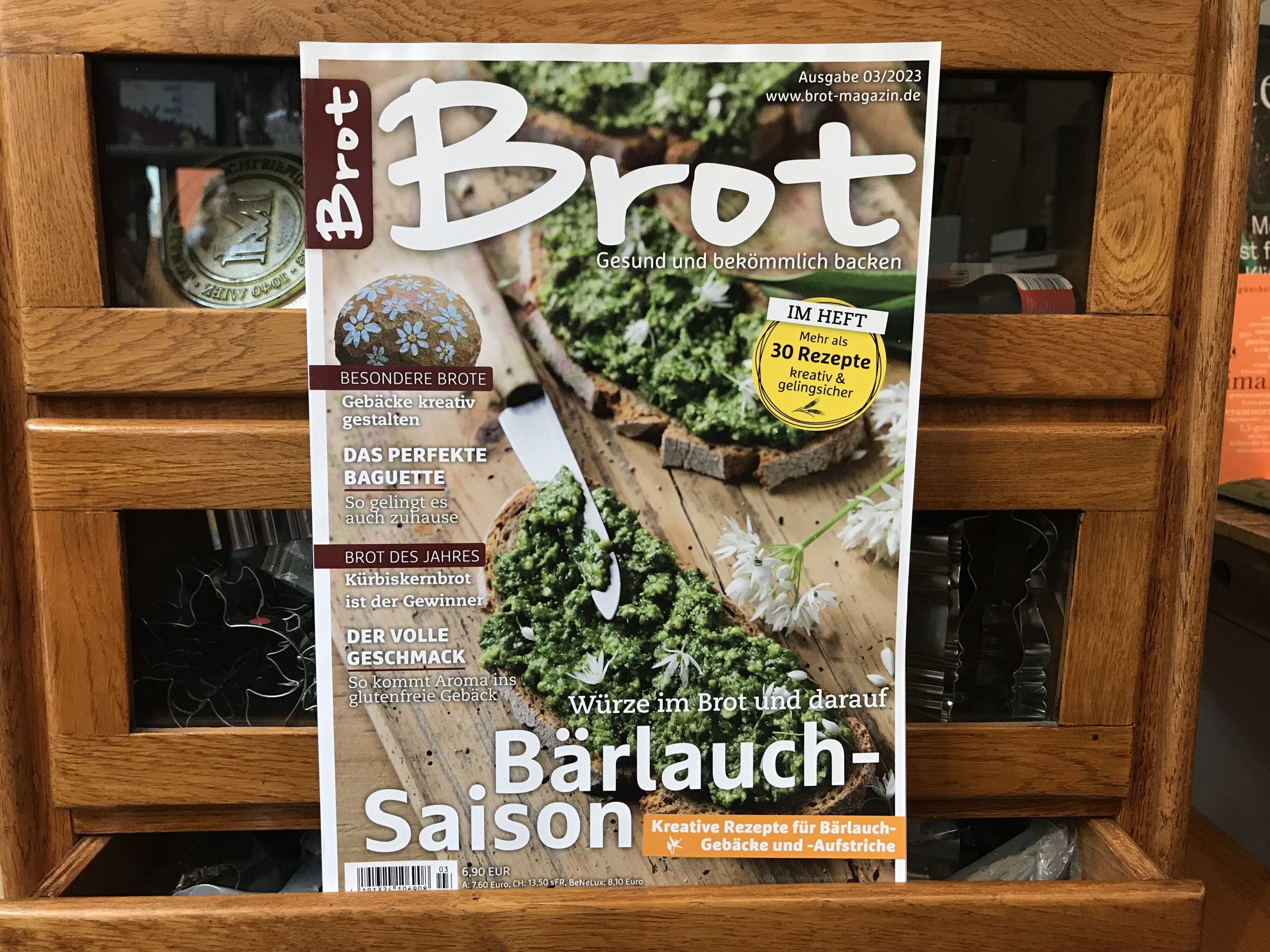 7802-zeitschriften-brot-3-2023-baerlauch-saison