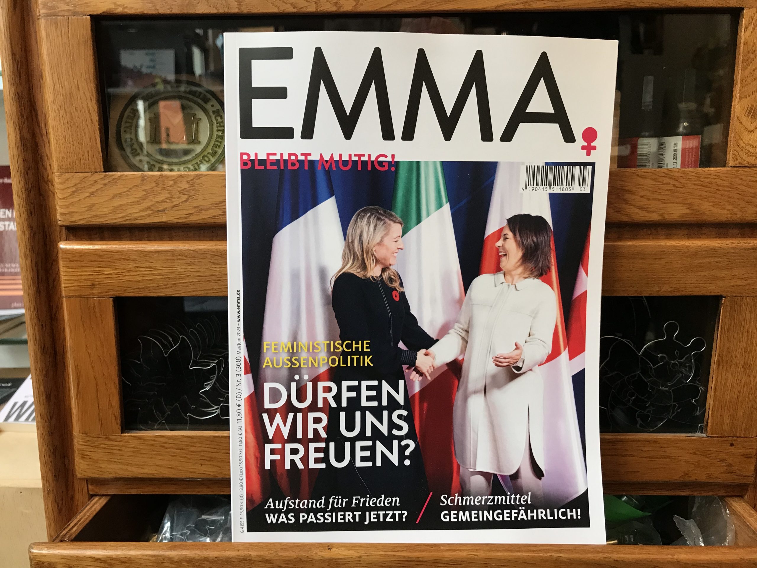 7936-zeitschriften-emma-3-2023-feministische-aussenpolitik-duerfen-wir-uns-freuen
