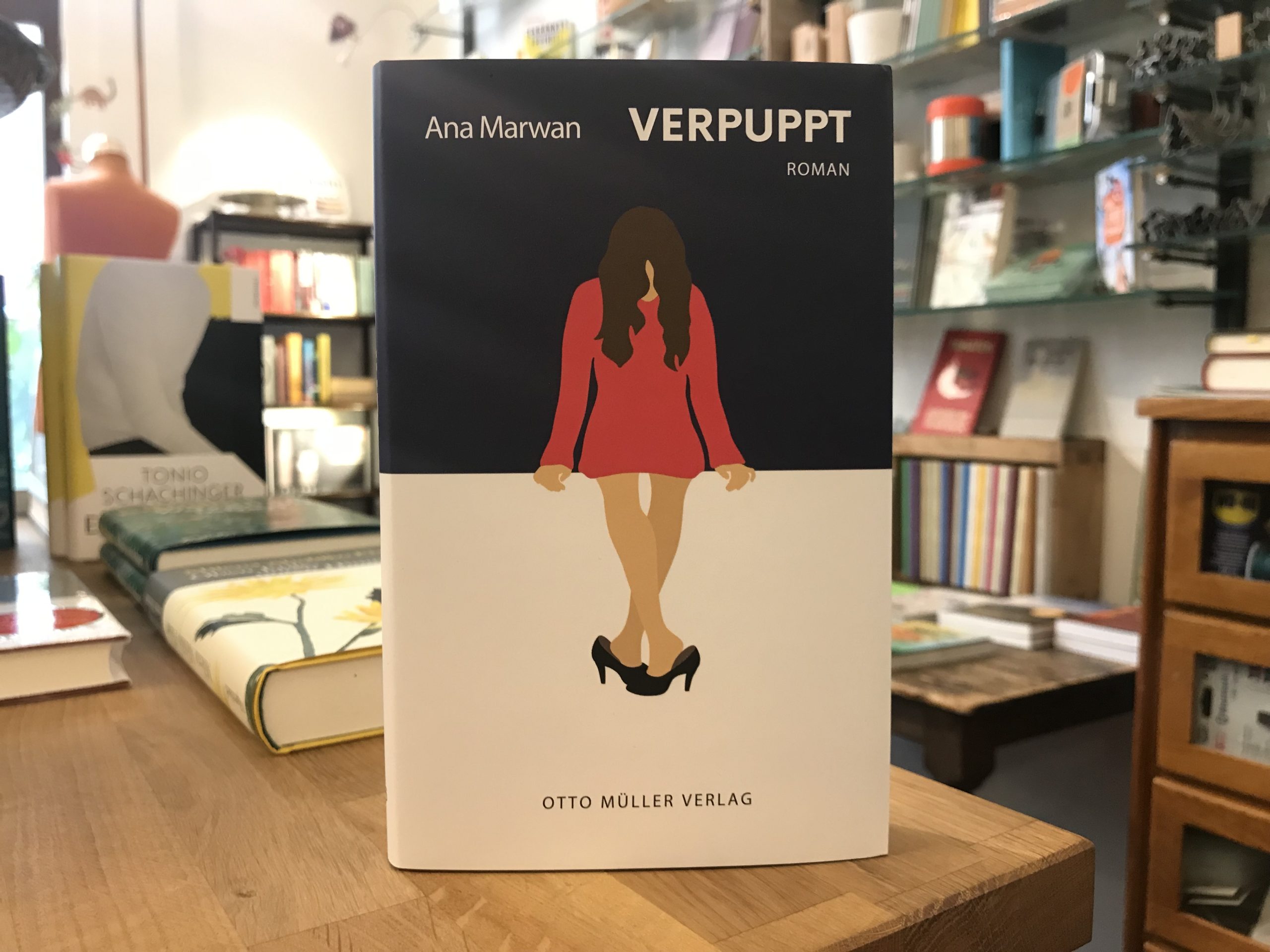 8050-buecher-verpuppt-von-ana-marwan