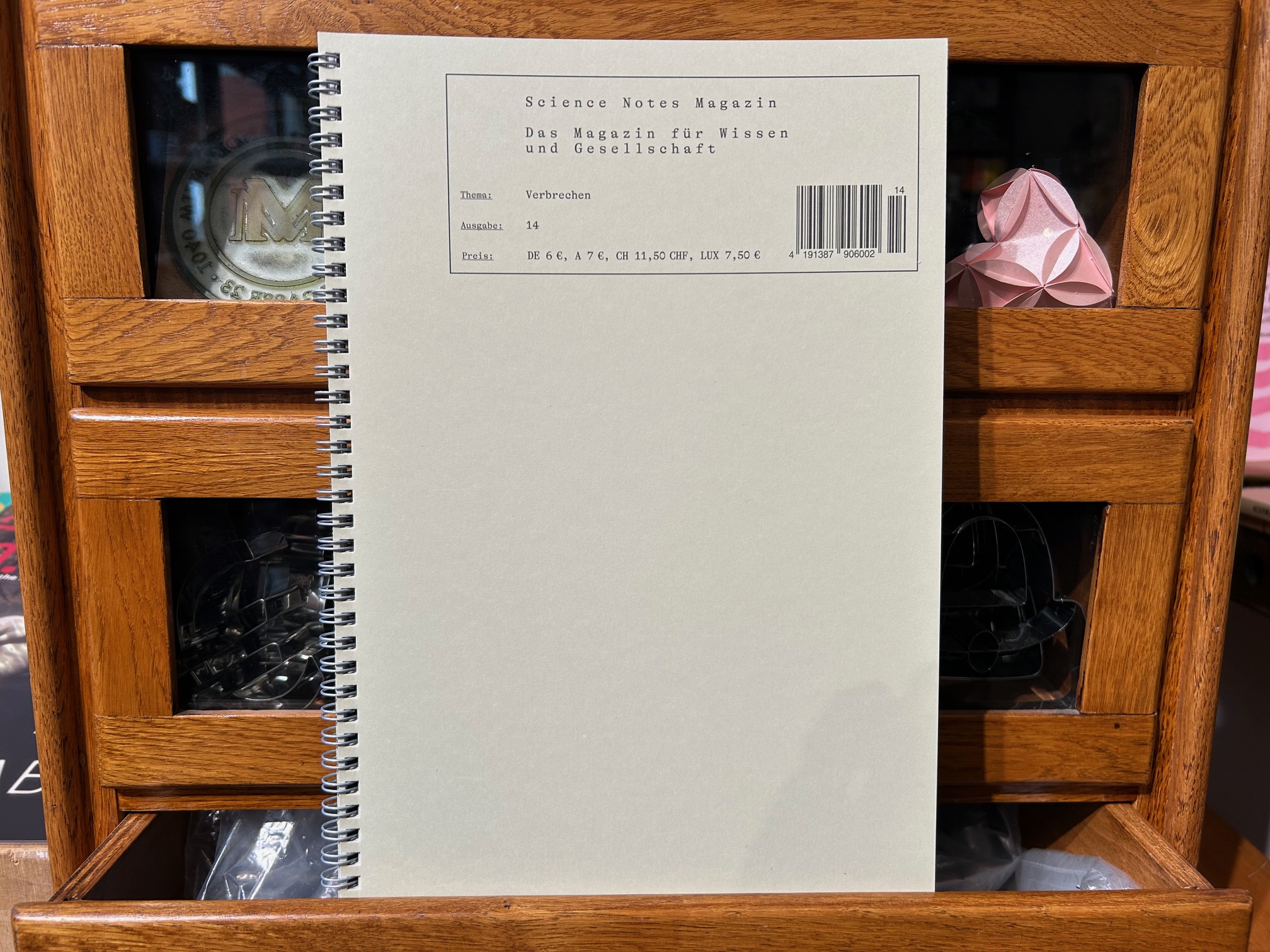 9827-zeitschriften-science-notes-14-2025-verbrechen