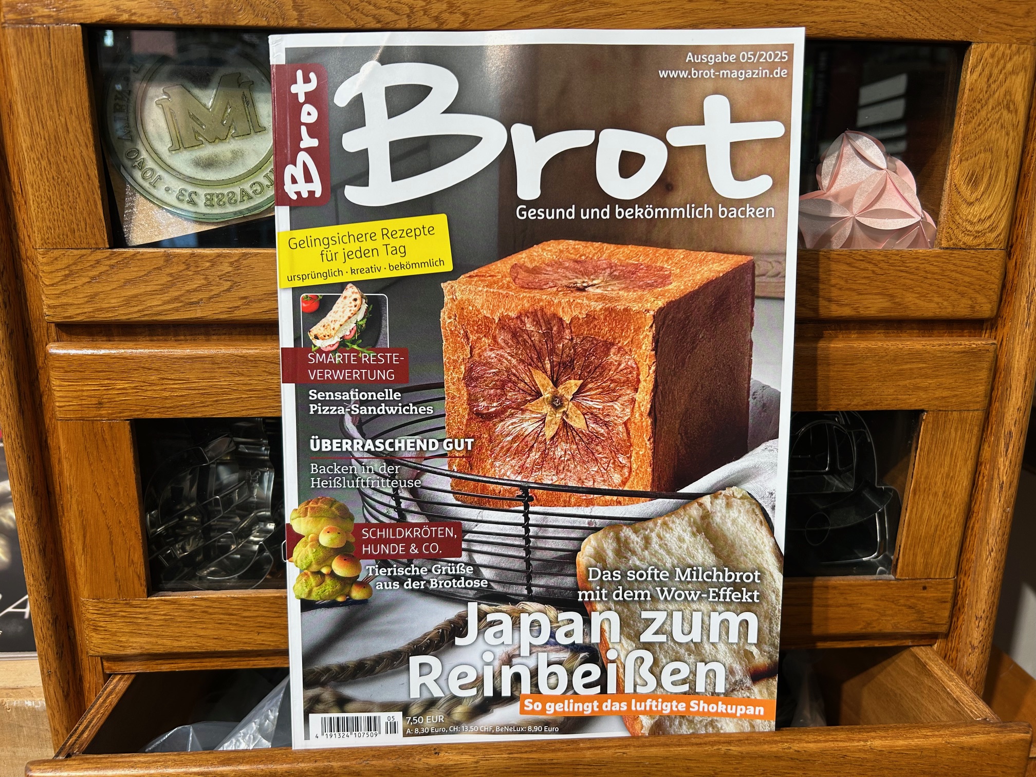 9958-zeitschriften-brot-5-2025-japan-zum-reinbeissen