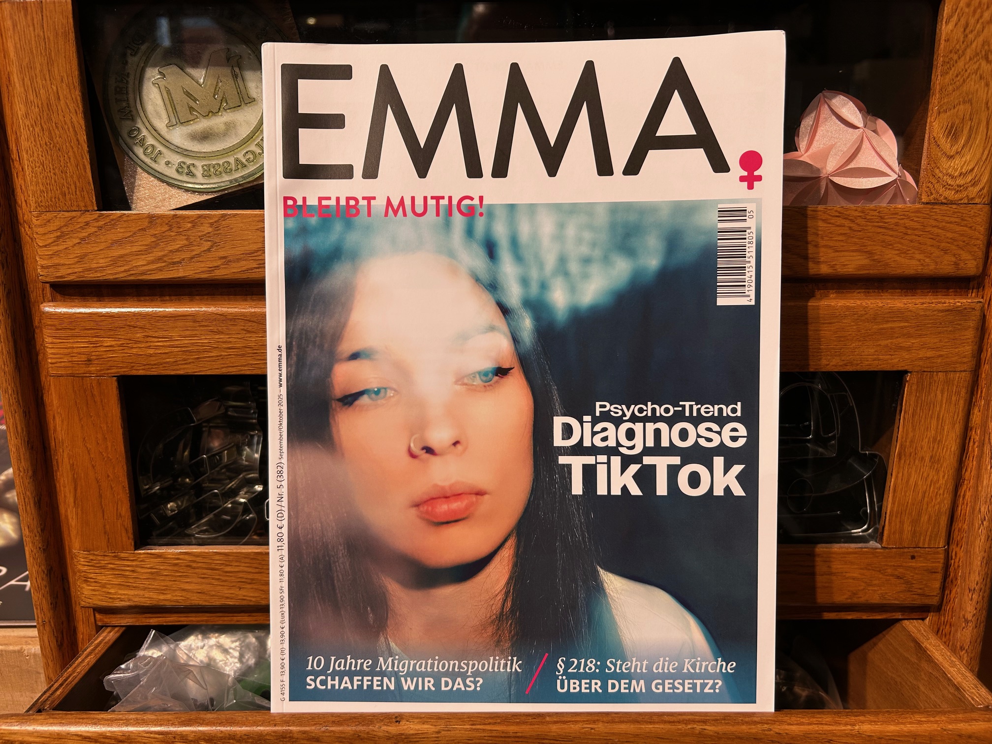 9977-zeitschriften-emma-5-2025-psycho-trend-diagnose-tik-tok