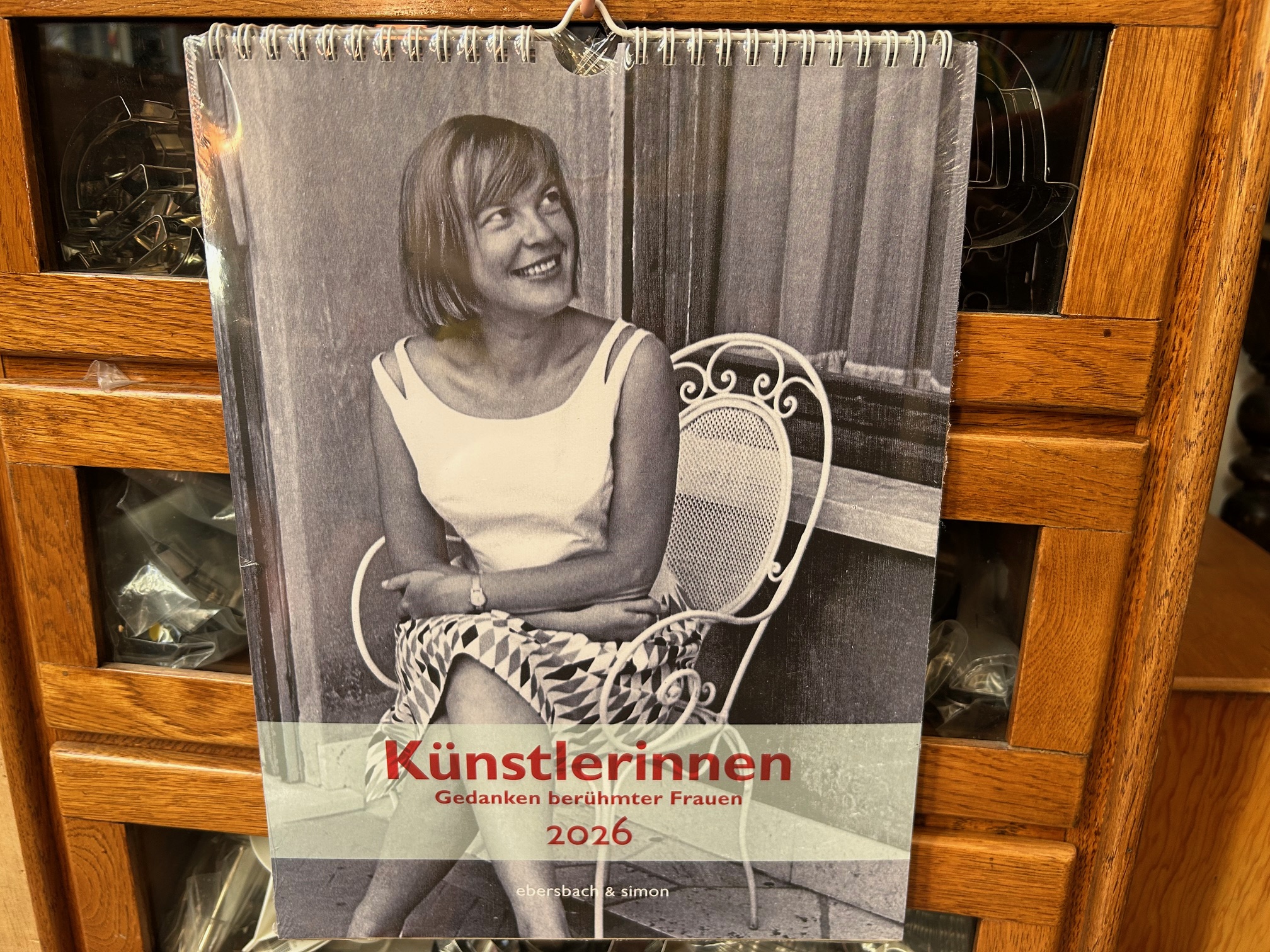 10155-kalender-kuenstlerinnen-kalender-2026-vorderseite
