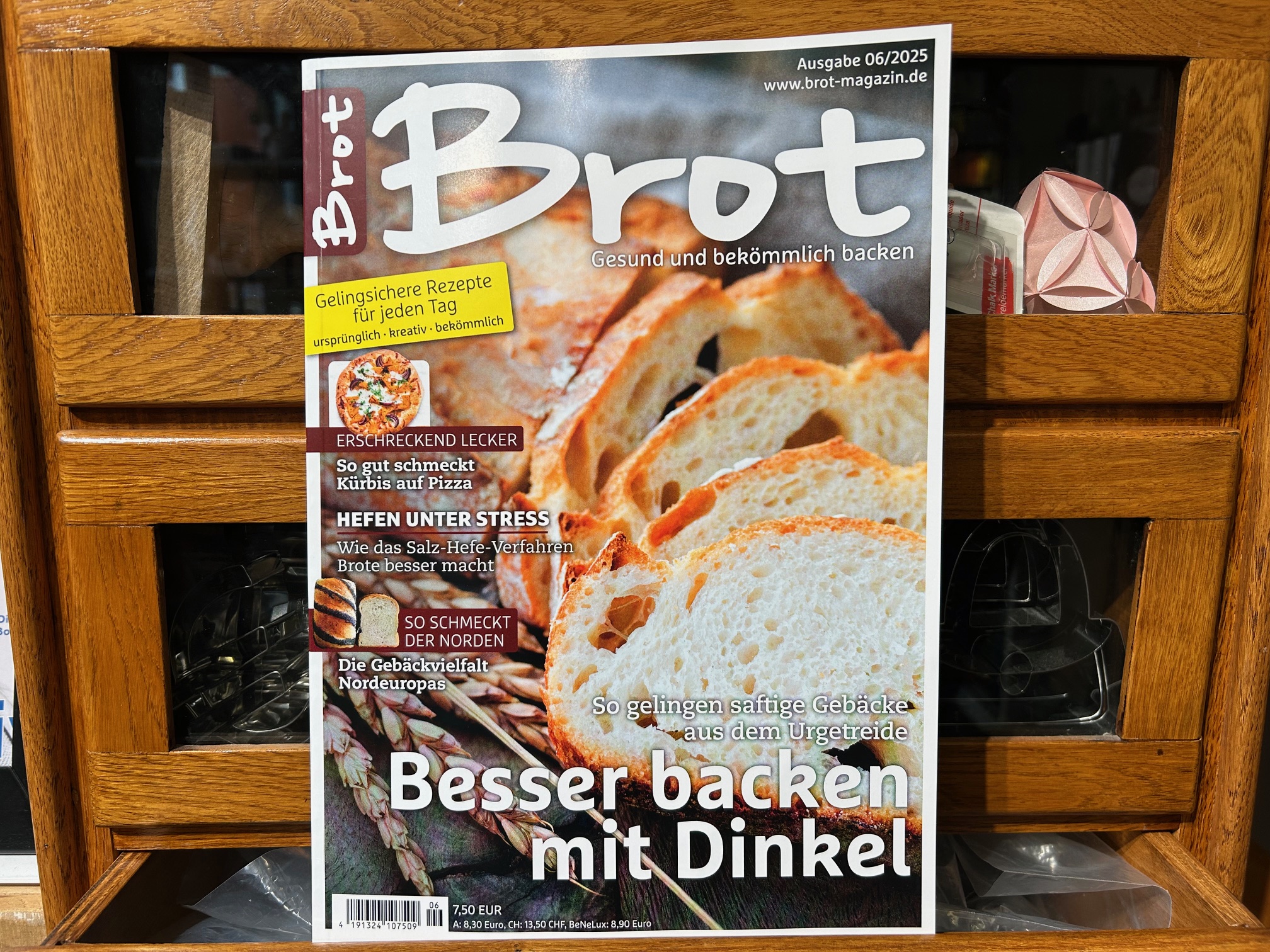10209-zeitschriften-brot-6-2025-besser-backen-mit-dinkel