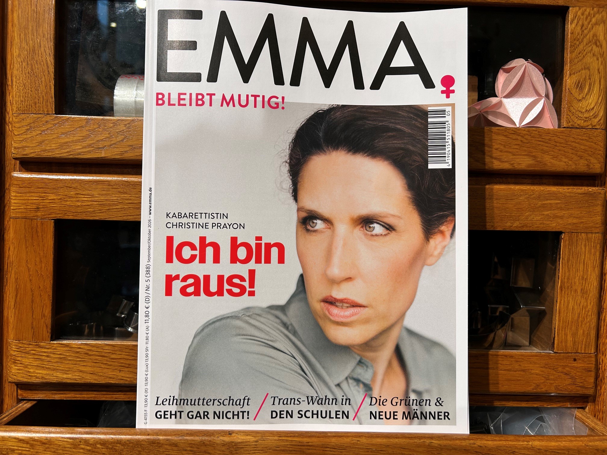 10754-zeitschriften-emma-5-2026-kabarettistin-christine-prayon-ich-bin-raus