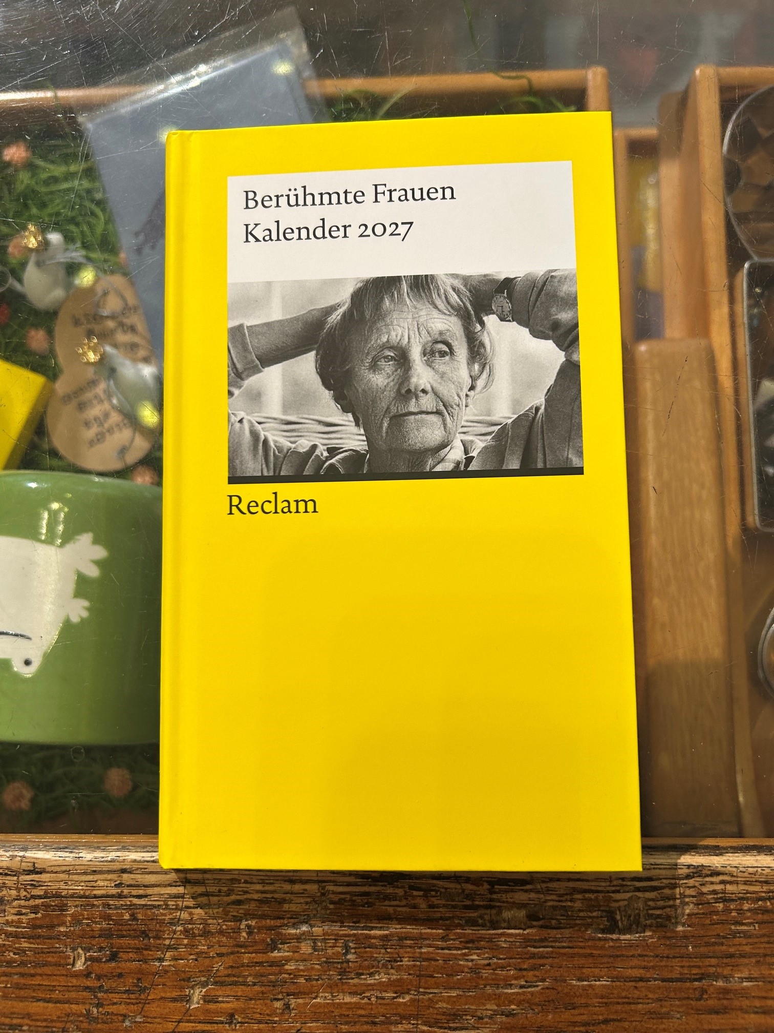 10907-kalender-reclam-beruehmte-frauen-taschenkalender-2027-vorderseite