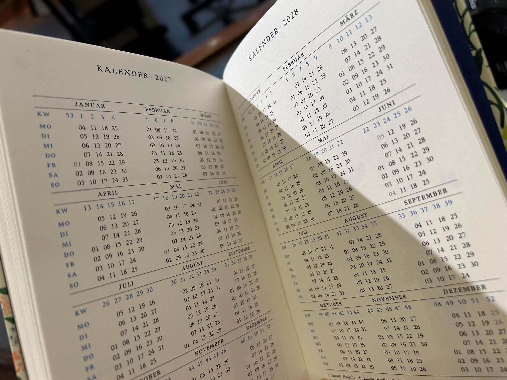 10910-kalender-insel-buecherei-buch-kalender-2027-jahresansicht