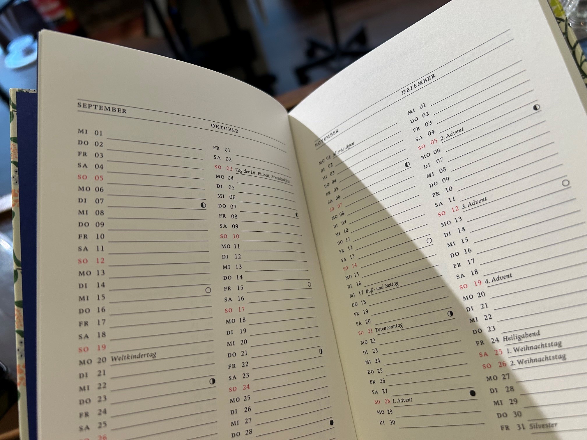 10910-kalender-insel-buecherei-buch-kalender-2027-monatsansicht