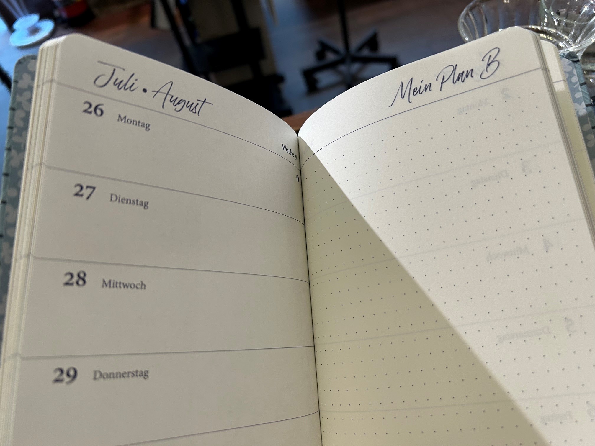 10964-kalender-plan-b-taschenkalender-2027-wochenansicht